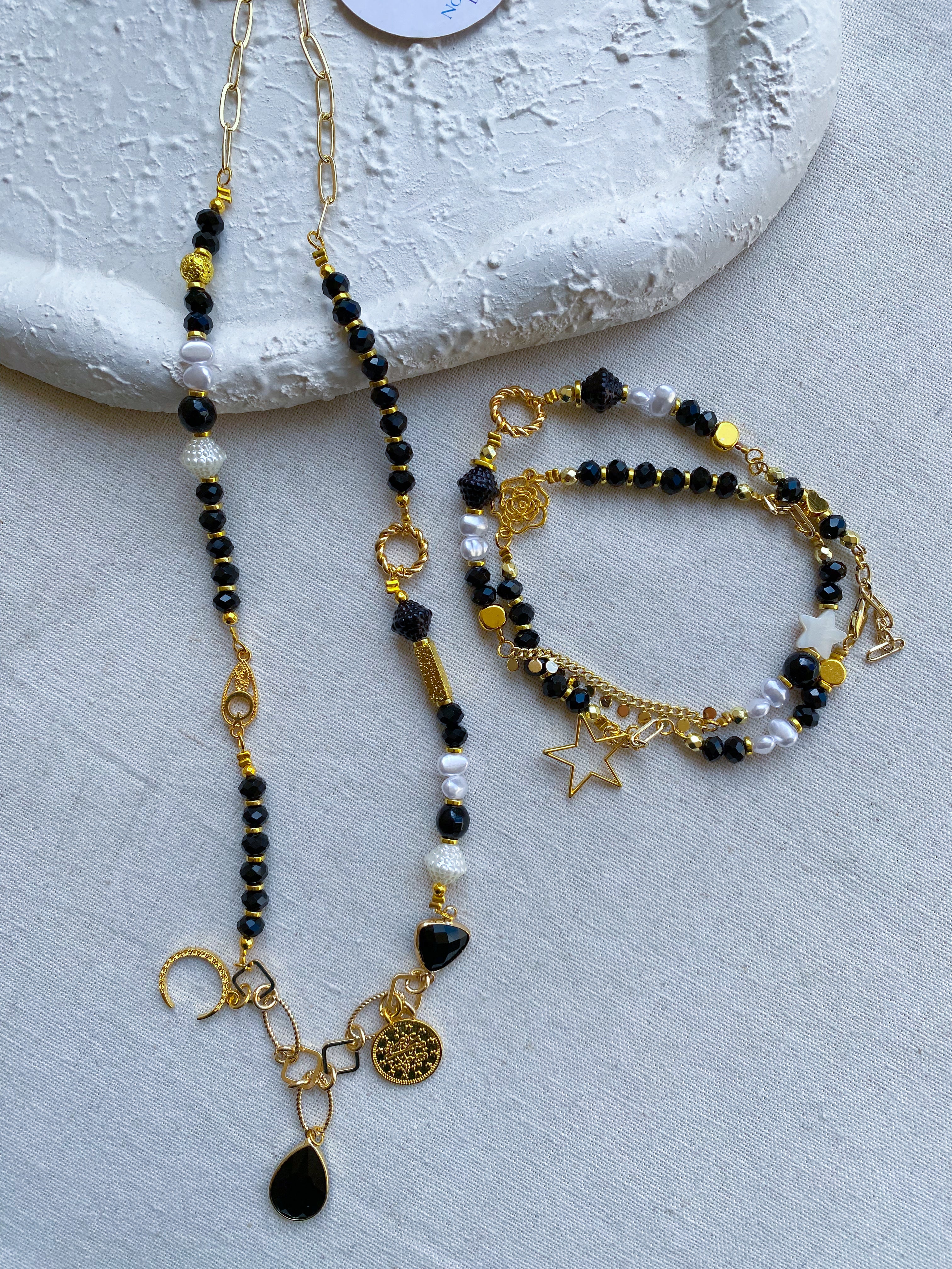 Black X Pearl Short Necklace